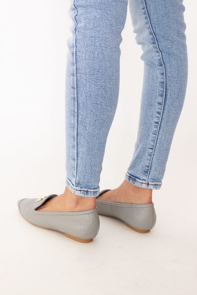 ava leather flat shoes for womens -grey